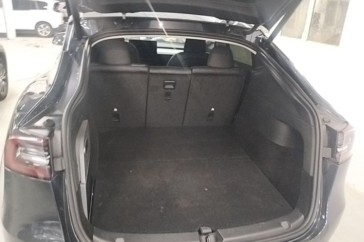 Tesla Model Y 2024 immagine di auto #19