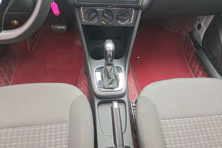 Volkswagen Polo 2016 #18 Volkswagen Polo 2016 car image #18