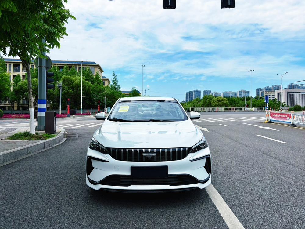 GEELY Binray 2026 #2 GEELY Binray 2026 car image #2
