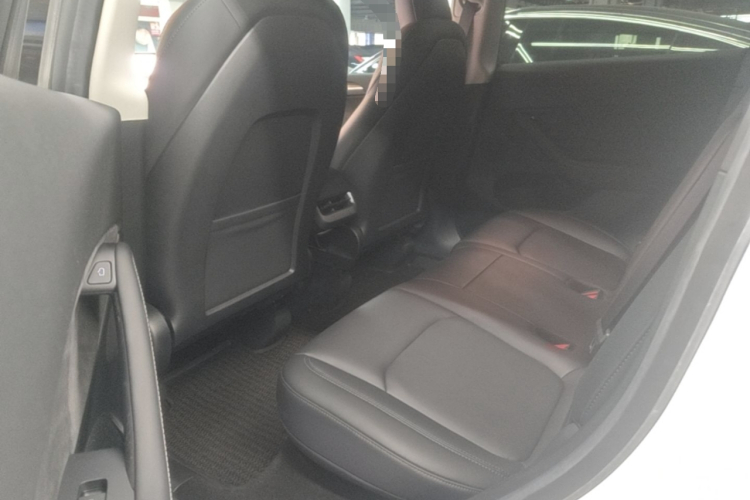 Tesla Model Y 2022 #17 Tesla Model Y 2022 car image #17
