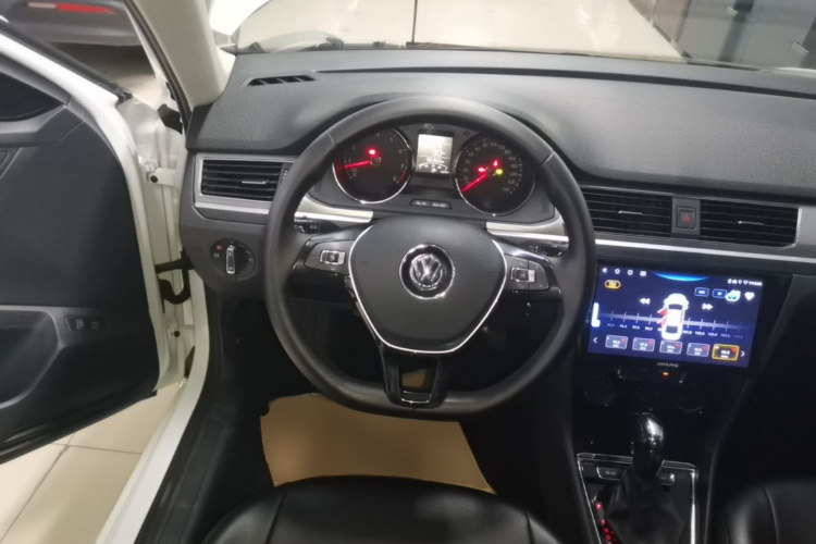 Volkswagen Bora 2020 car image #11