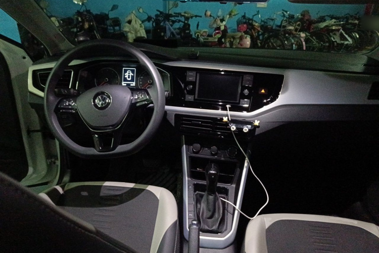 Volkswagen Polo 2021 car image #7