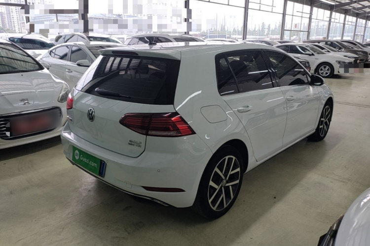 Volkswagen Golf 2020 car image #7