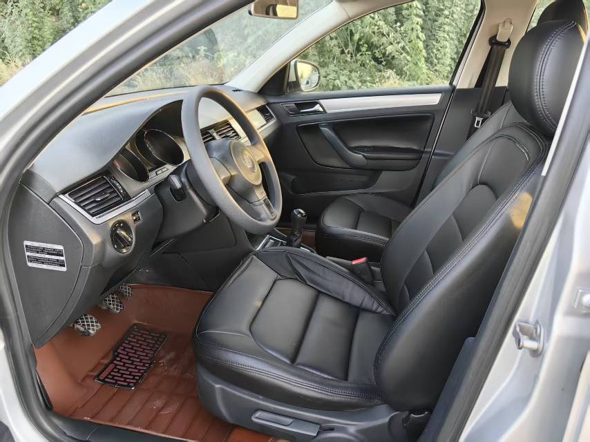 Volkswagen Bora 2013 car image #4