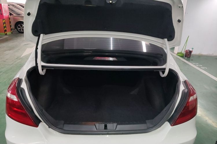 GEELY Emgrand 2018 car image #19