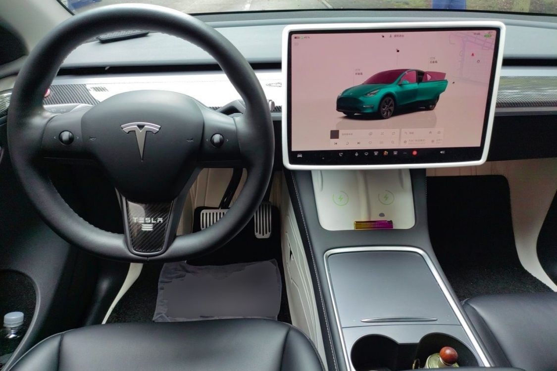 Tesla Model Y 2024 car image #21