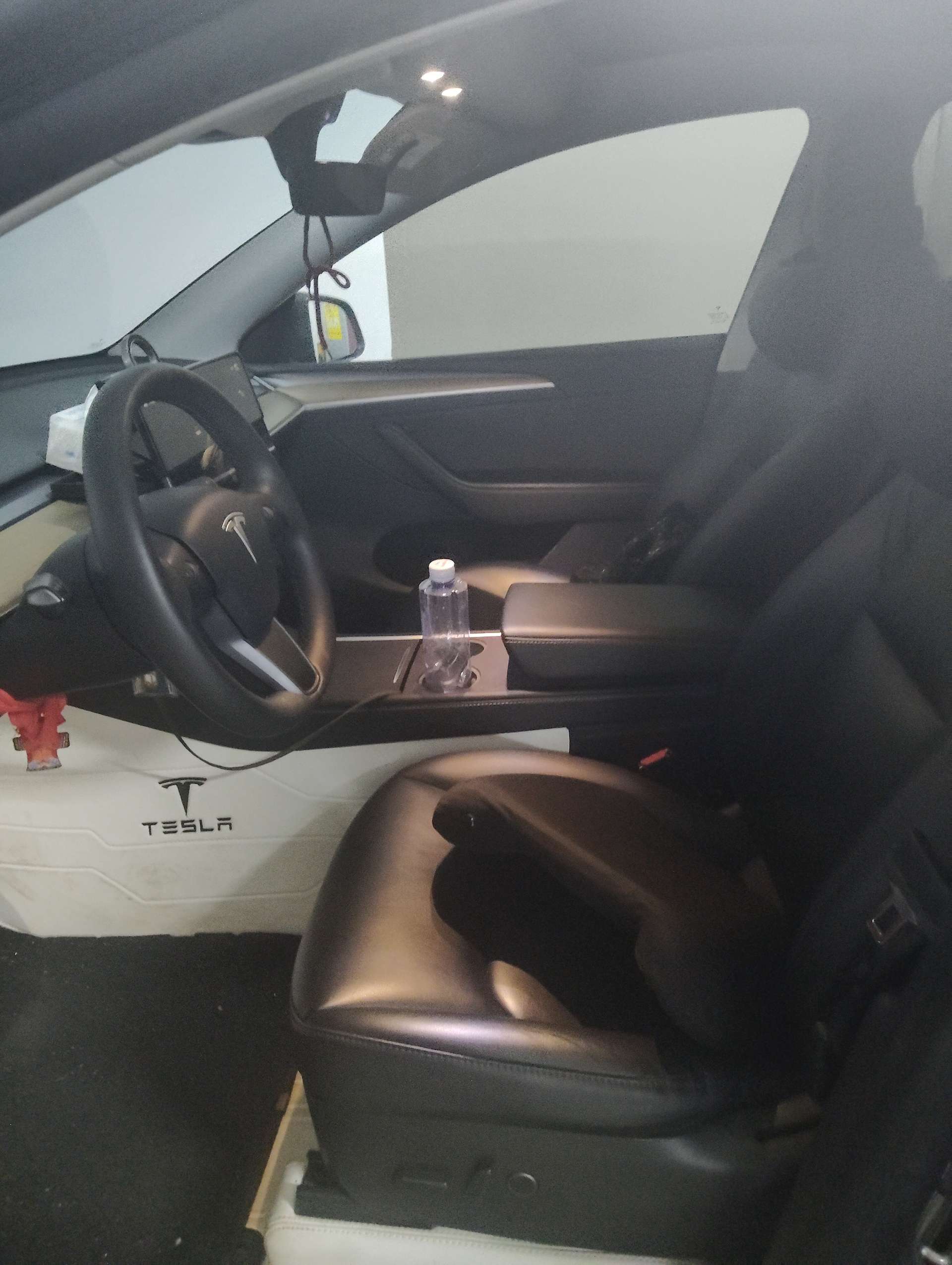 Tesla Model Y 2022 car image #3
