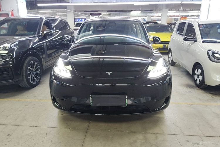Tesla Model Y 2022 #3 Tesla Model Y 2022 car image #3