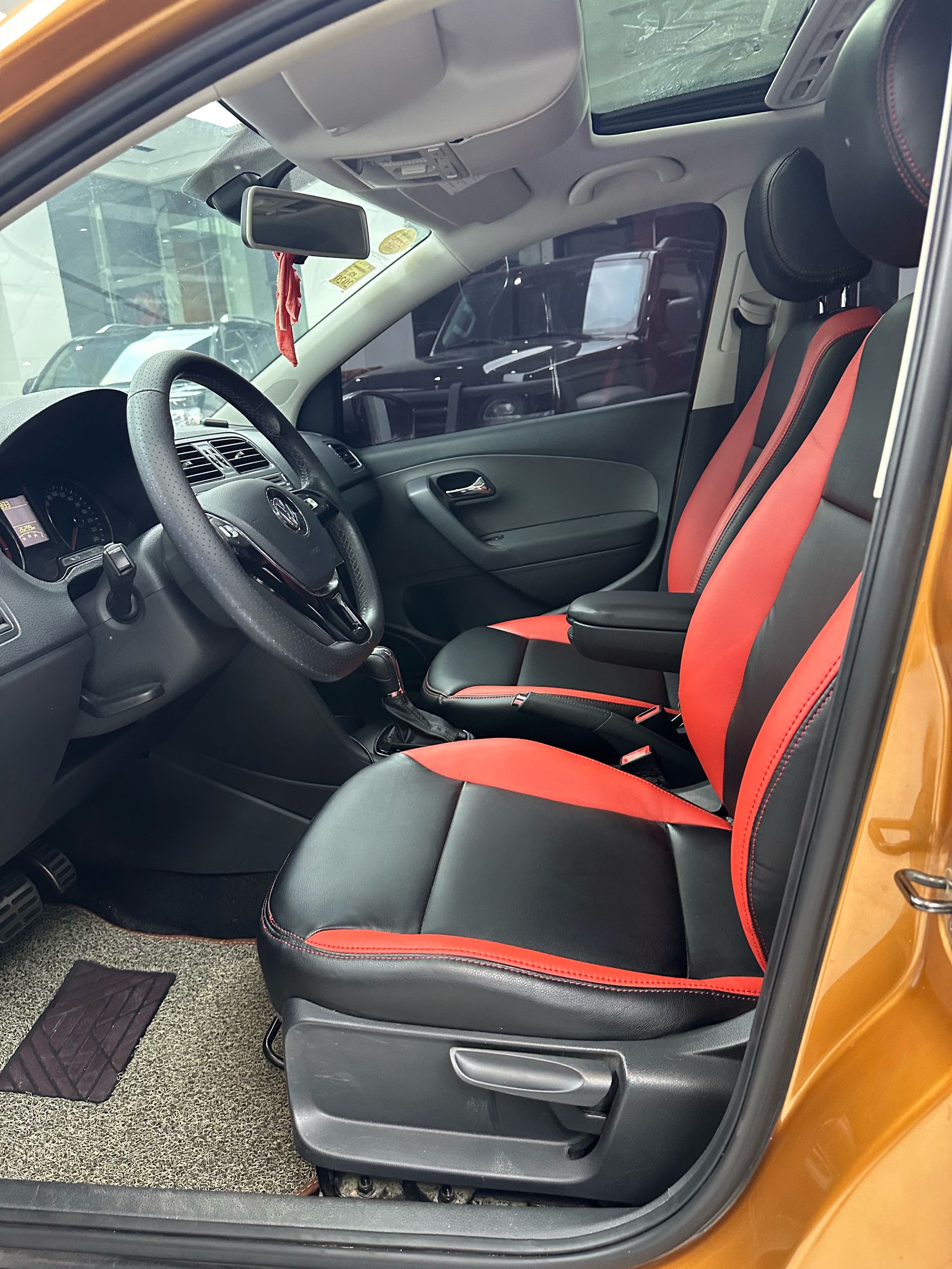 Volkswagen Polo 2016 car image #3