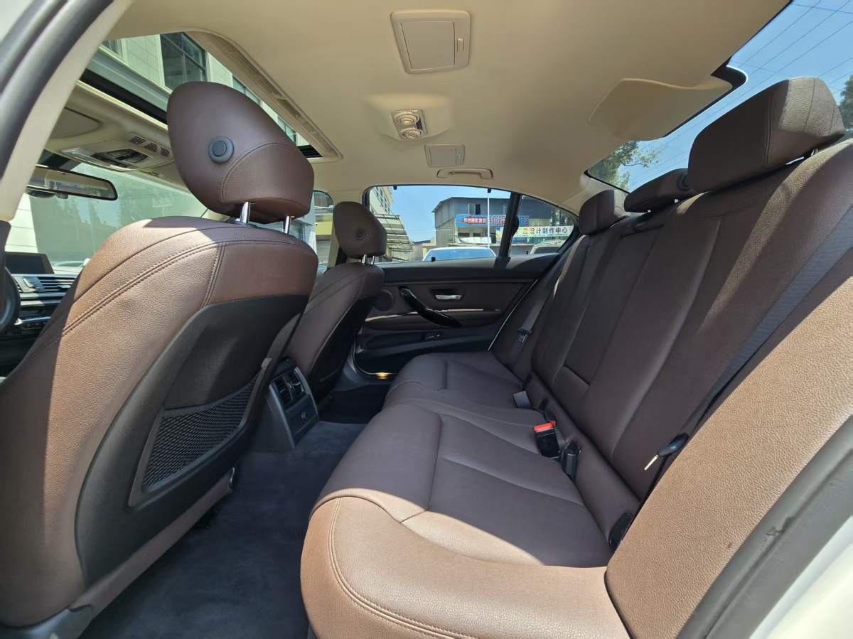 BMW 3 Series 2019 car image #6