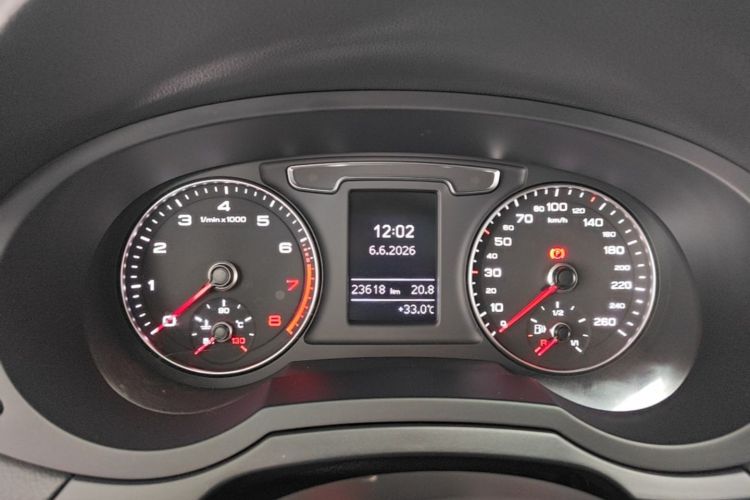 Audi Q3 2019 #12 Audi Q3 2019 car image #12