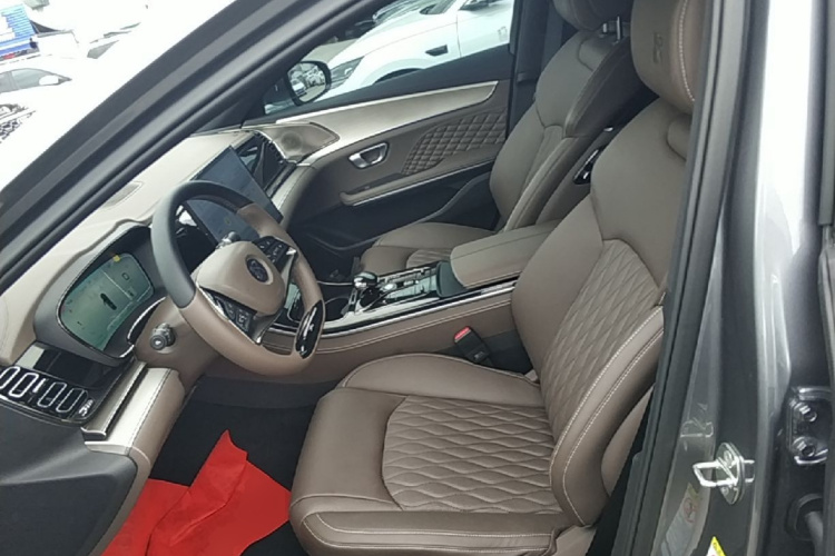 BYD Han 2023 car image #19