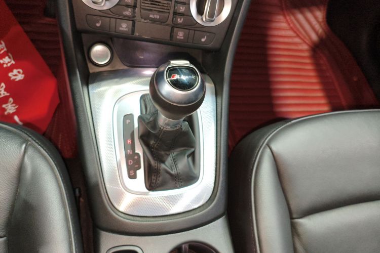 Audi Q3 2016 image de voiture #14