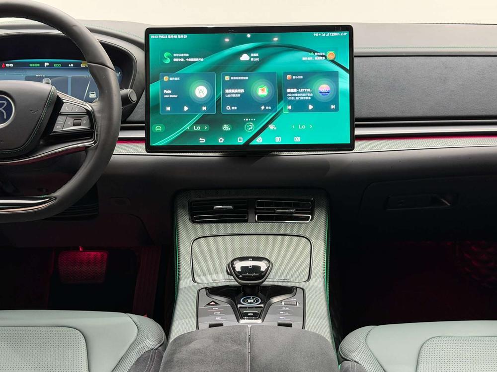 BYD Han 2023 car image #16