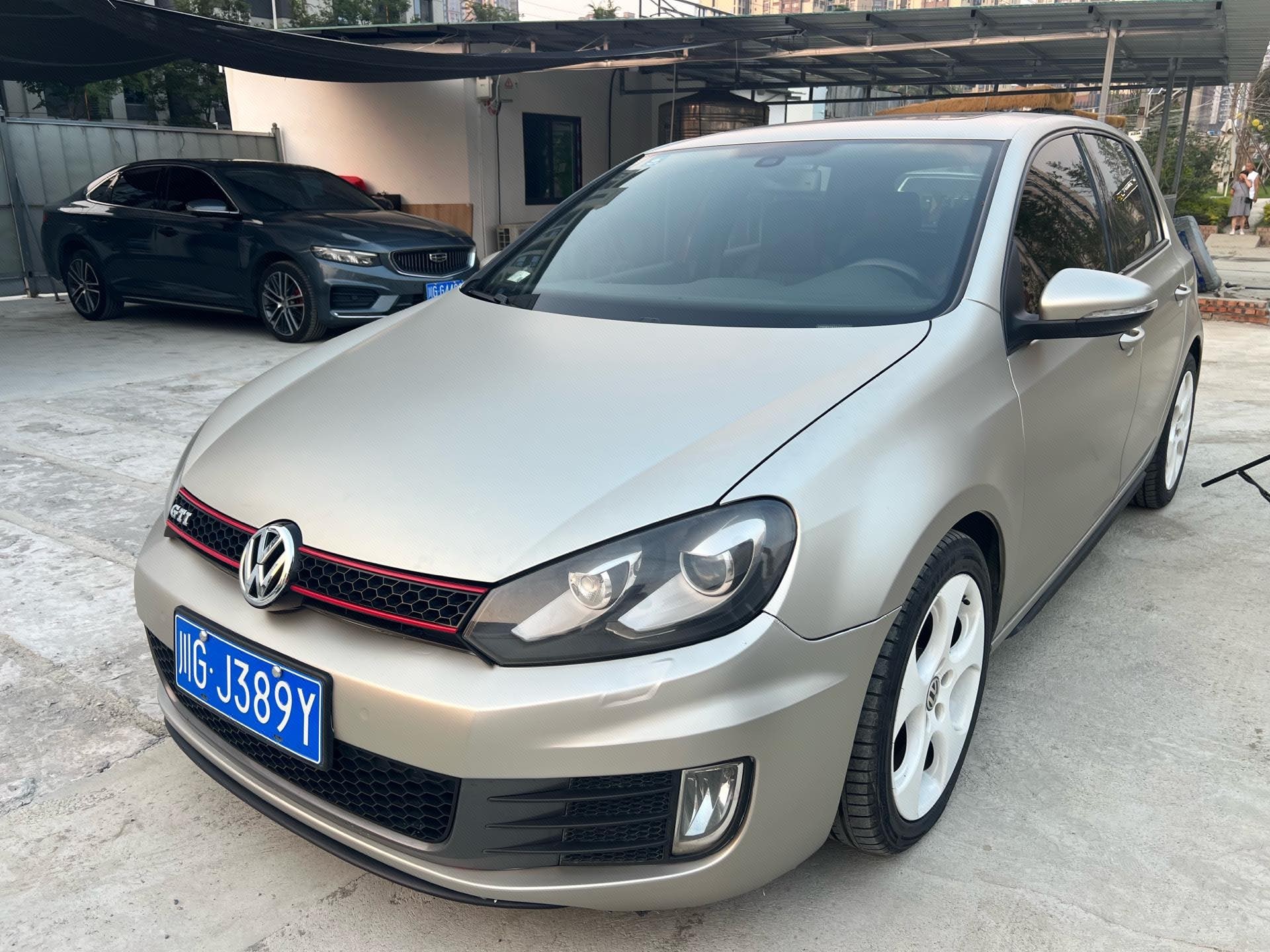 Volkswagen GolfGTI 2010 car image 