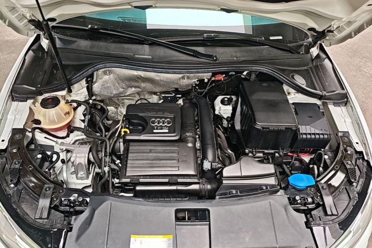 Audi Q3 2019 car image #20