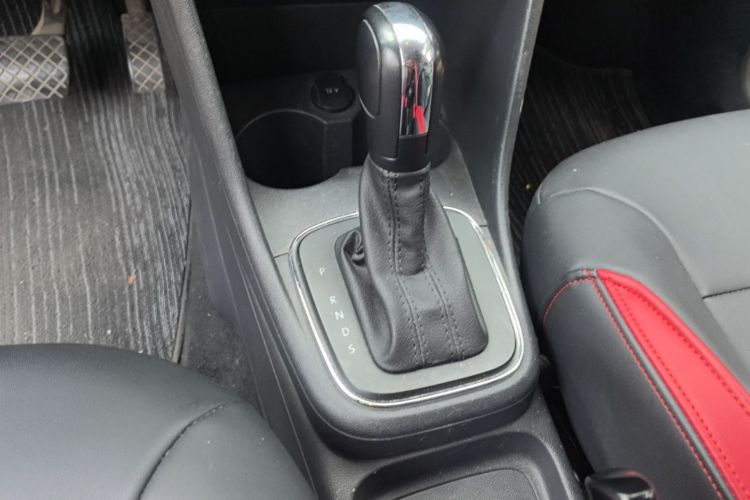 Volkswagen Polo 2018 car image #14