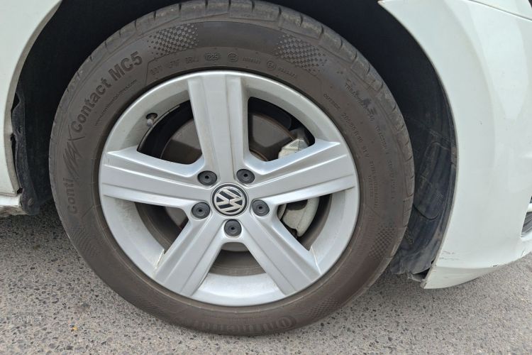 Volkswagen Golf 2015 car image #9