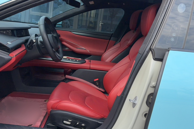 MI SU7 2024 imagen de coche #18