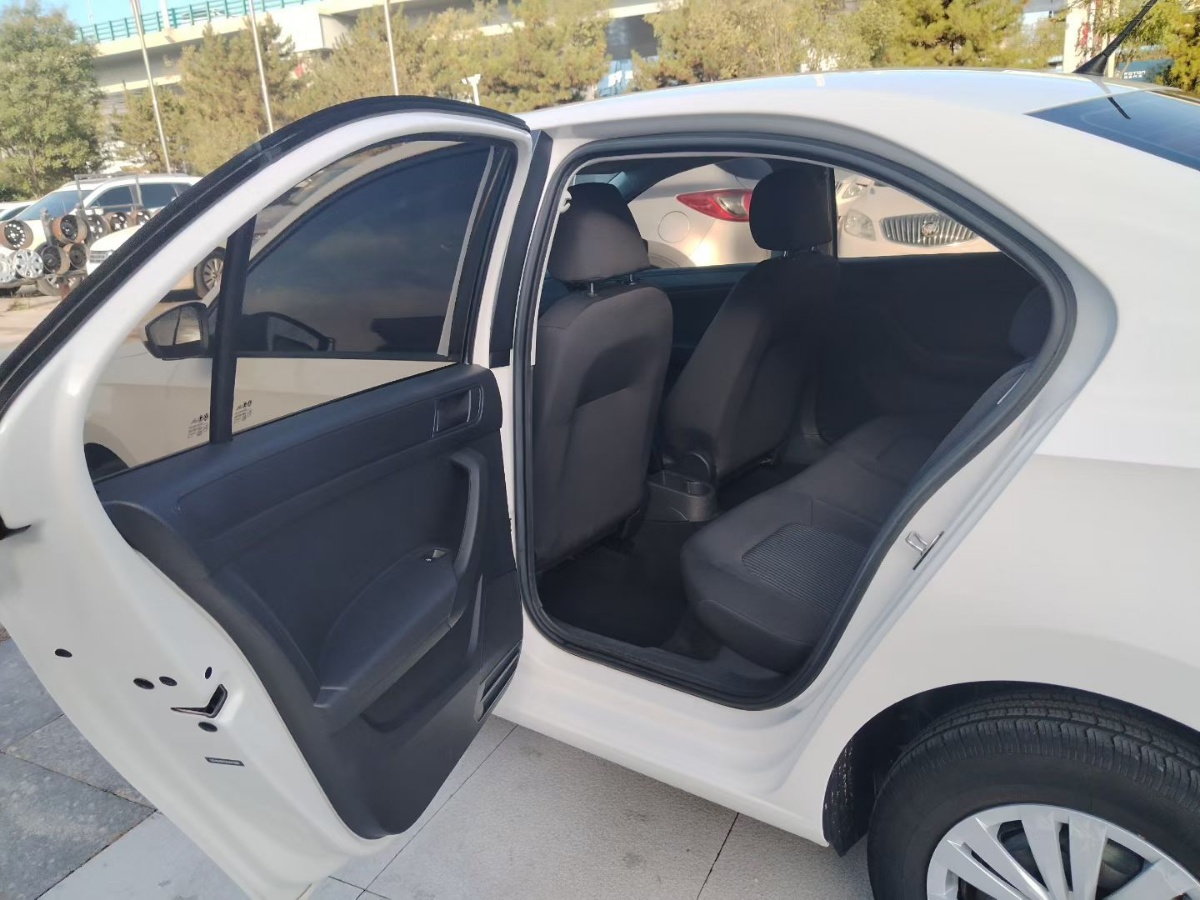 Volkswagen Santana 2019 #3 Volkswagen Santana 2019 صورة سيارة #3