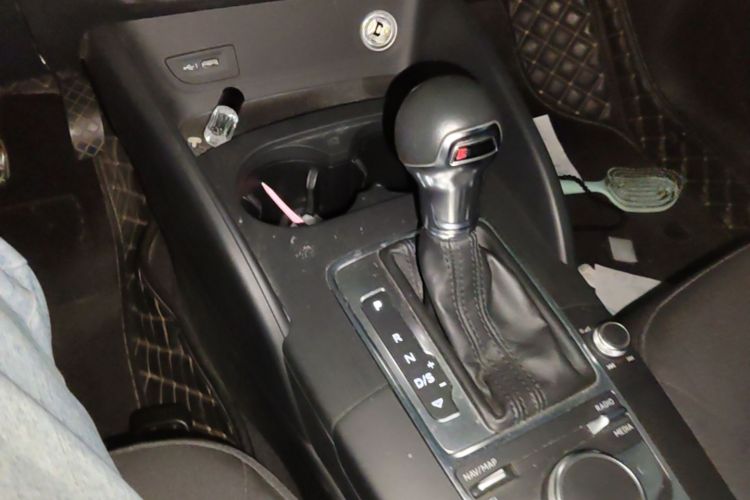 Audi A3 2019 car image #19