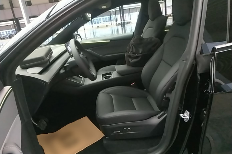 Tesla Model Y 2026 #15 Tesla Model Y 2026 immagine di auto #15