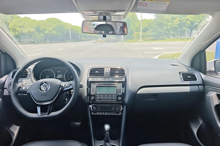 Volkswagen Polo 2015 #12 Volkswagen Polo 2015 car image #12