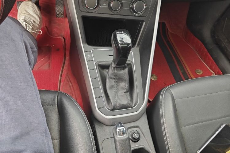 Volkswagen Polo 2021 car image #14