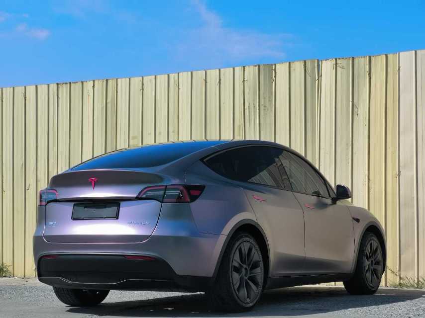 Tesla Model Y 2024 car image #9