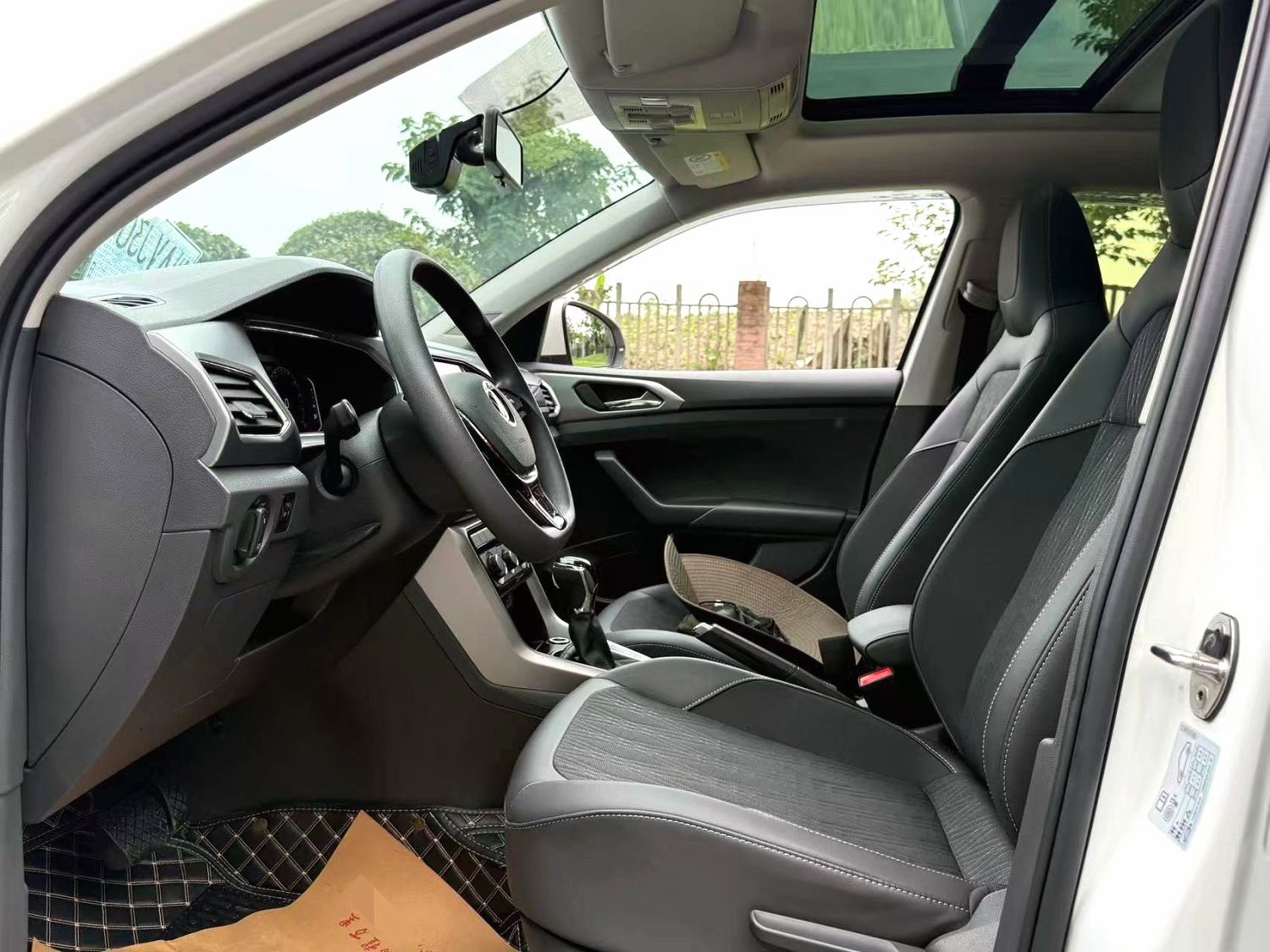 Volkswagen T-Cross 2022 imagen de coche #9
