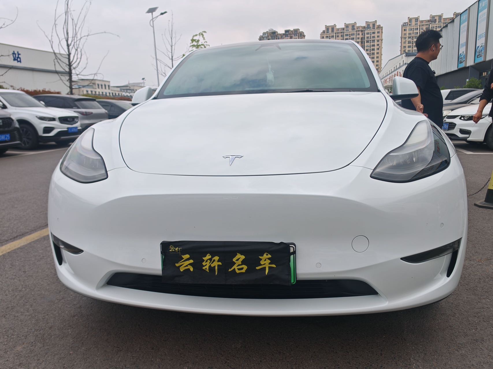 Tesla Model Y 2021 #2 Tesla Model Y 2021 car image #2