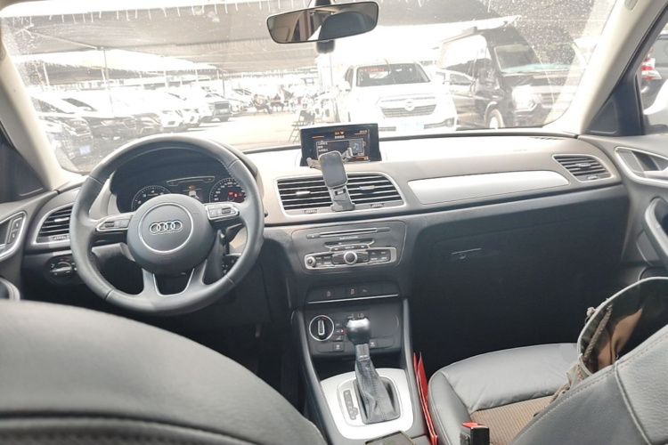 Audi Q3 2018 #11 Audi Q3 2018 car image #11