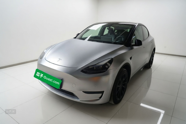 Tesla Model Y 2022 car image #2