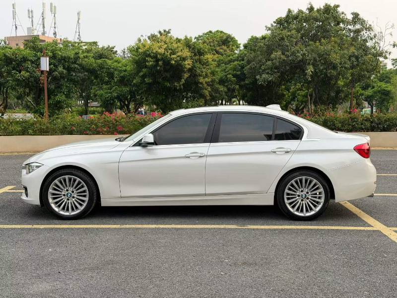 BMW 3 Series 2018 #3 BMW 3 Series 2018 car image #3