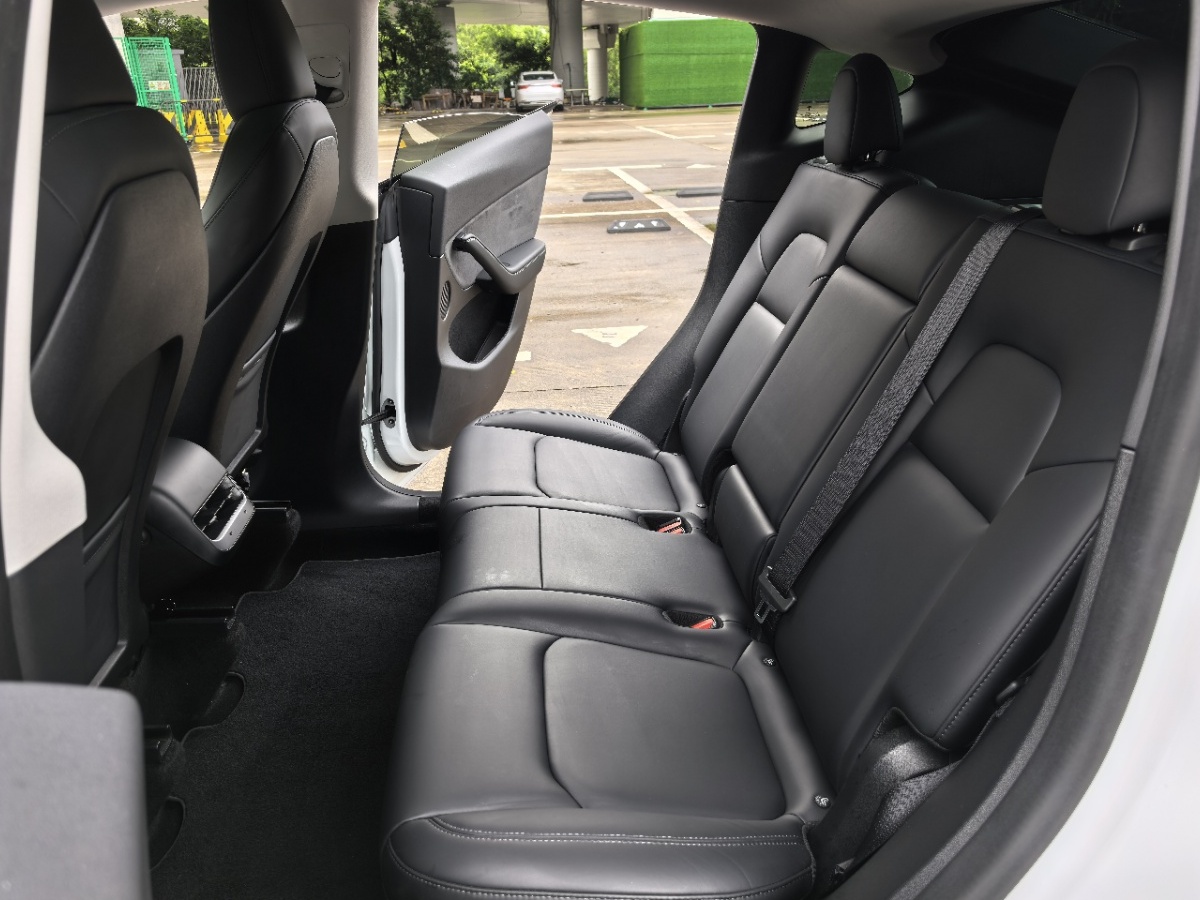 Tesla Model Y 2023 #8 Tesla Model Y 2023 car image #8