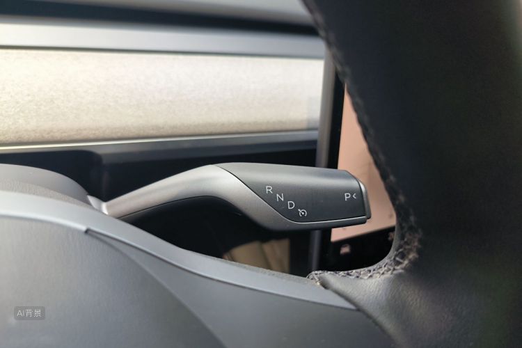 Tesla Model Y 2024 #16 Tesla Model Y 2024 car image #16