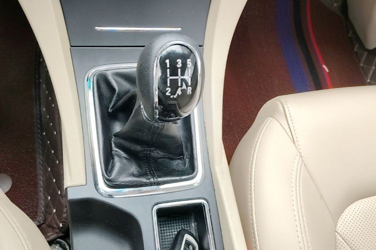 GEELY Emgrand 2017 #14 GEELY Emgrand 2017 car image #14