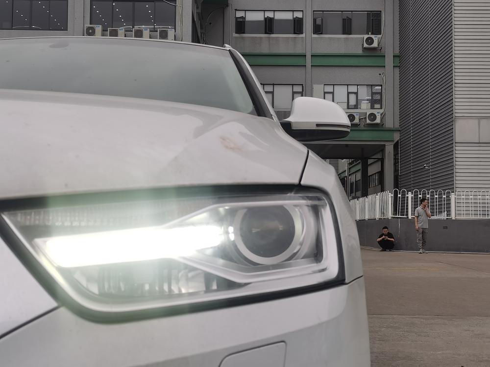 Audi Q3 2016 car image #4