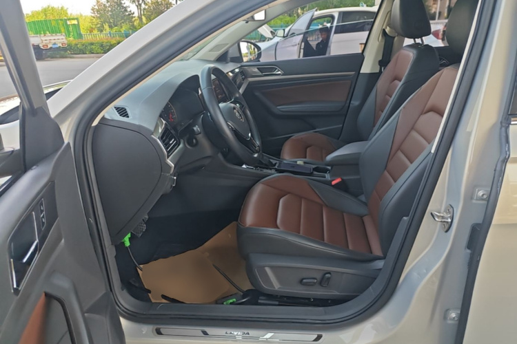 Volkswagen Lavida 2018 car image #15