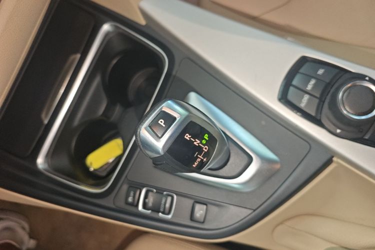 BMW 3 Series 2015 car image #14
