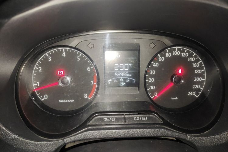 Volkswagen Polo 2015 car image #14