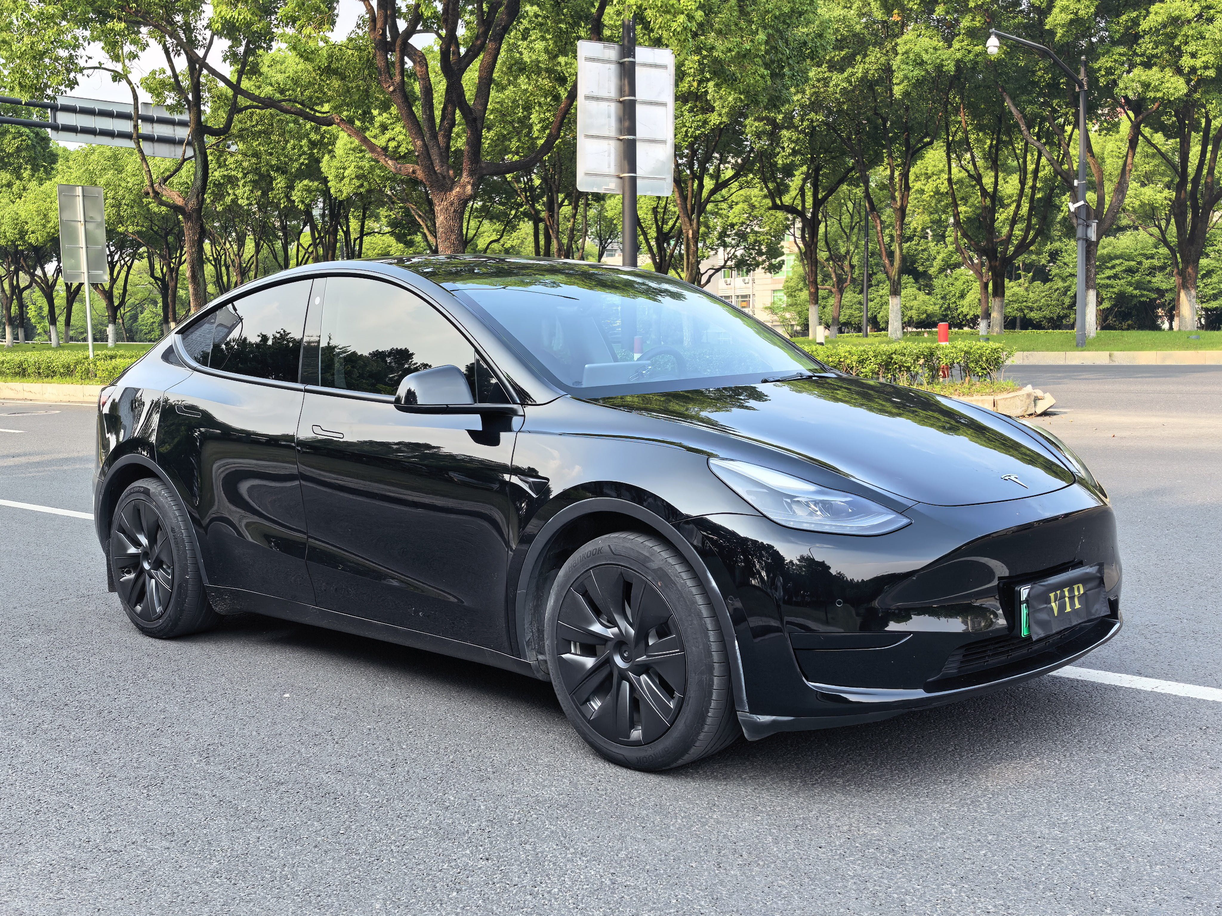 Tesla Model Y 2022 #3 Tesla Model Y 2022 car image #3