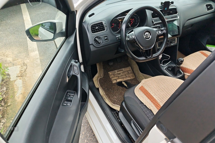 Volkswagen Polo 2016 #18 Volkswagen Polo 2016 car image #18
