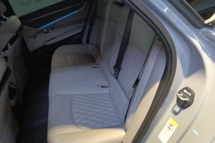 BYD Han 2024 car image #17