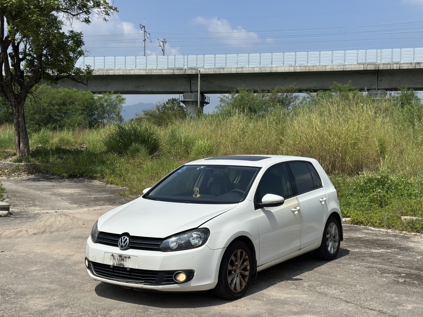 Volkswagen Golf 2011 Volkswagen Golf 2011 car image