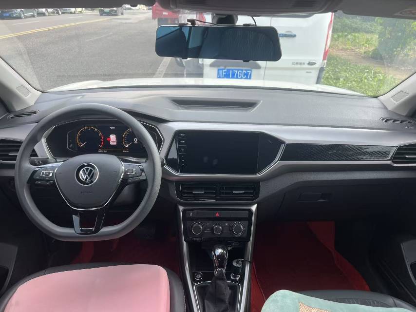 Volkswagen T-Cross 2024 #5 Volkswagen T-Cross 2024 صورة سيارة #5