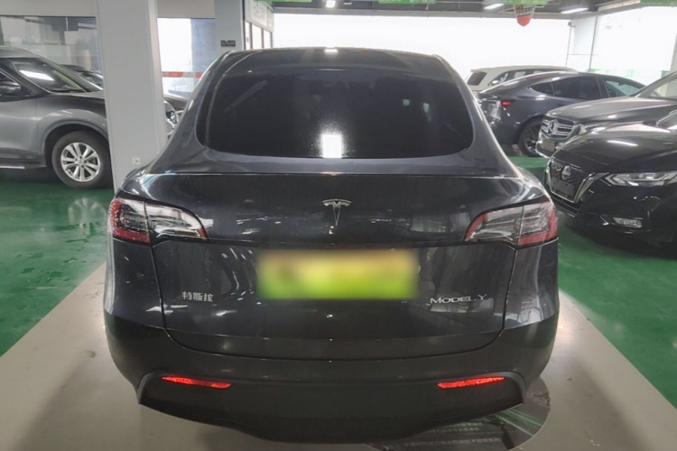 Tesla Model Y 2024 #6 Tesla Model Y 2024 immagine di auto #6