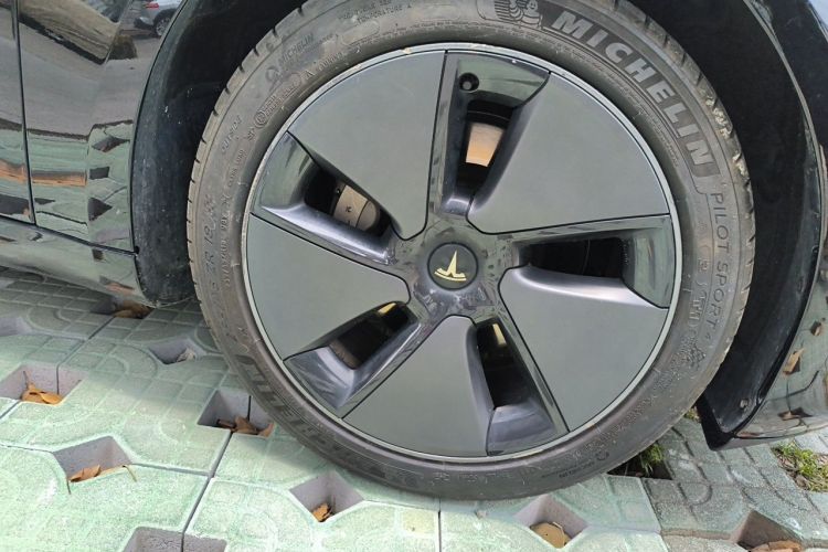 Tesla Model 3 2022 car image #6