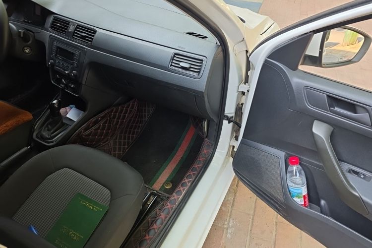 Volkswagen Santana 2018 car image #23