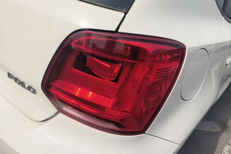 Volkswagen Polo 2016 car image #8